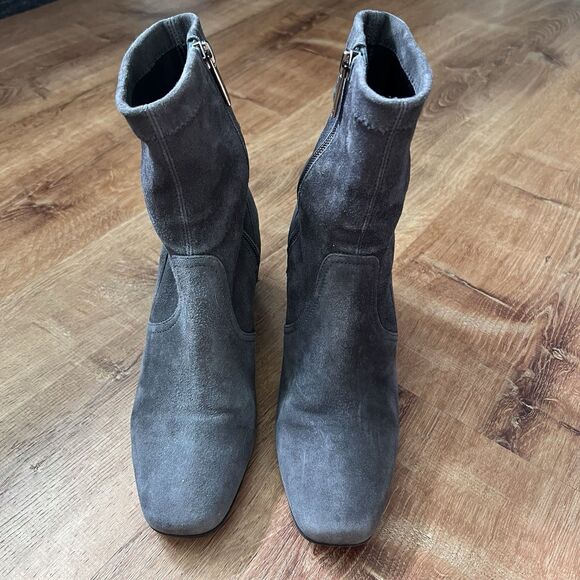 Aquatalia Suede Heeled Ankle Bootie Womens Sz 7 M Gray Leather Zip Italy Neutral - Picture 1 of 12